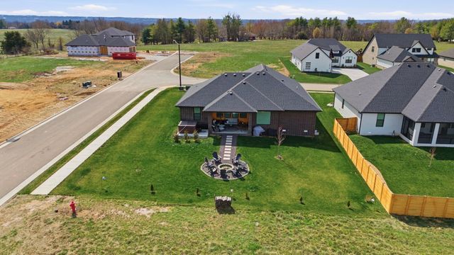 1887 E Cobblestone Drive, Ozark, MO 65721