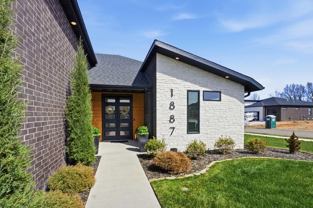 1887 E Cobblestone Drive, Ozark, MO 65721