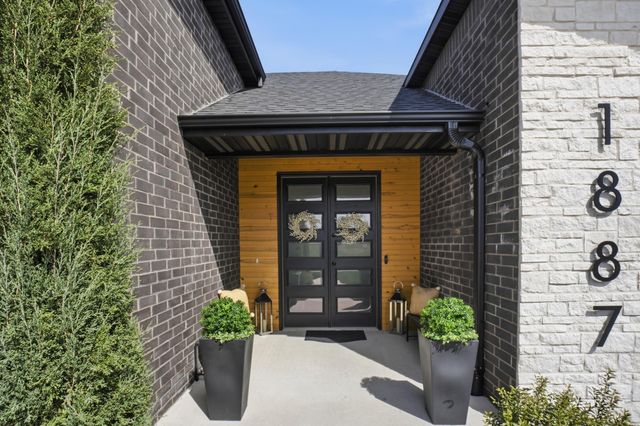 1887 E Cobblestone Drive, Ozark, MO 65721