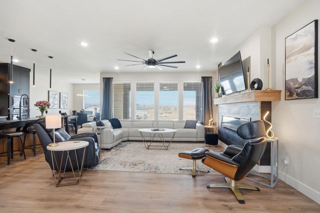 1887 E Cobblestone Drive, Ozark, MO 65721