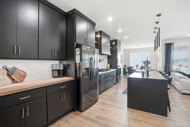 1887 E Cobblestone Drive, Ozark, MO 65721