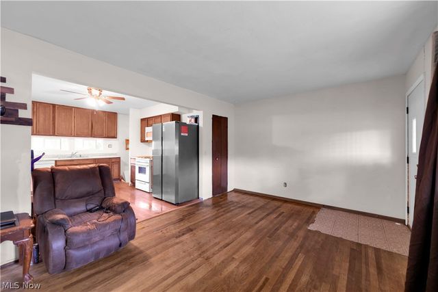 567 Walnut Street, Elyria, OH 44035