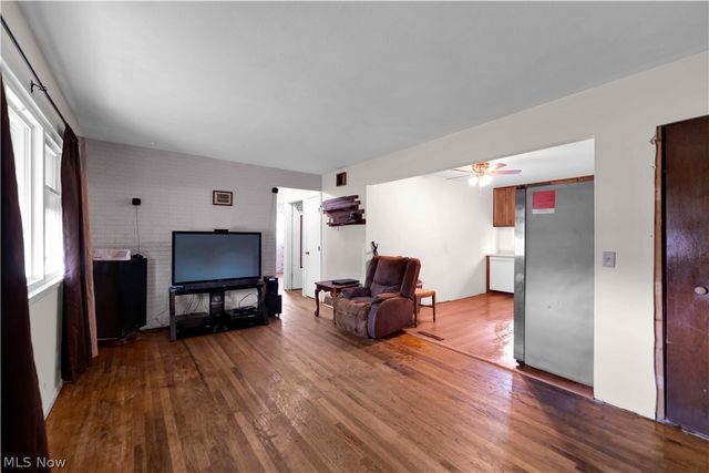 567 Walnut Street, Elyria, OH 44035