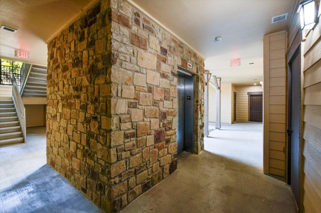 17720 Maritime Point DR 202, Jonestown, TX 78645