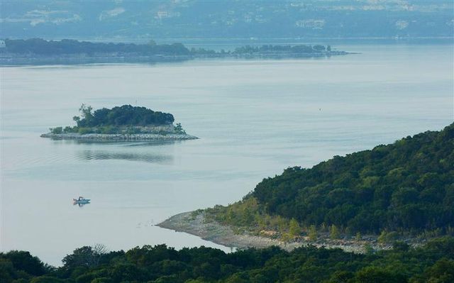 17720 Maritime Point DR 202, Jonestown, TX 78645