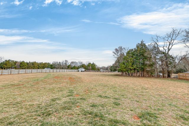 3017 Gwynn Rd, Lebanon, TN 37090