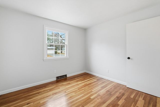 22 Fairhaven Dr, East Longmeadow, MA 01028