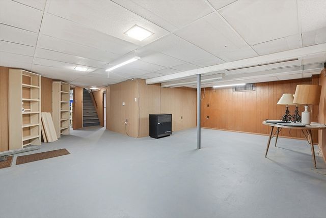 22 Fairhaven Dr, East Longmeadow, MA 01028