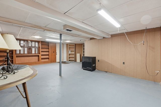 22 Fairhaven Dr, East Longmeadow, MA 01028