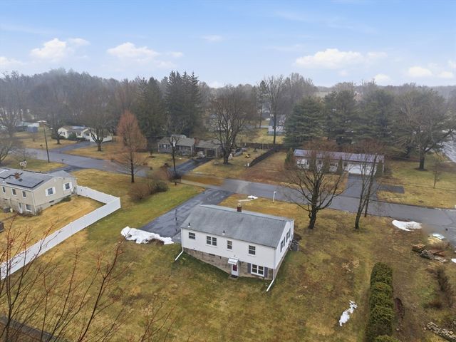 22 Fairhaven Dr, East Longmeadow, MA 01028