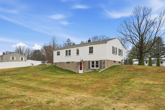 22 Fairhaven Dr, East Longmeadow, MA 01028