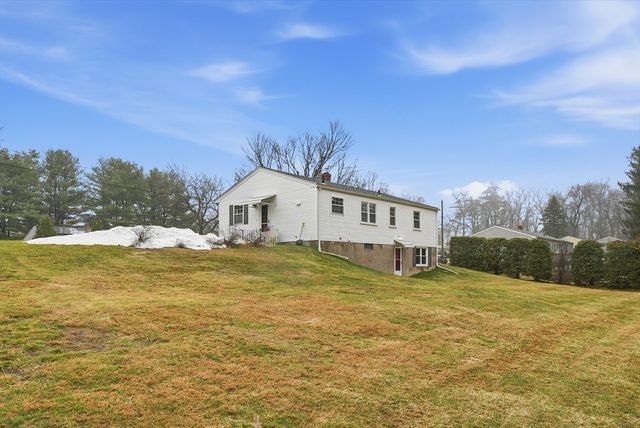 22 Fairhaven Dr, East Longmeadow, MA 01028