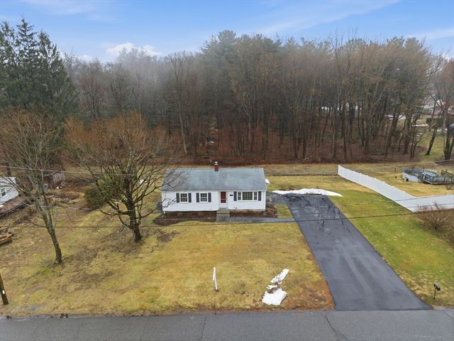 22 Fairhaven Dr, East Longmeadow, MA 01028