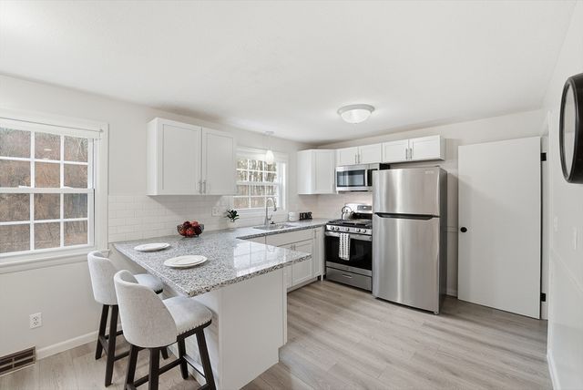 22 Fairhaven Dr, East Longmeadow, MA 01028