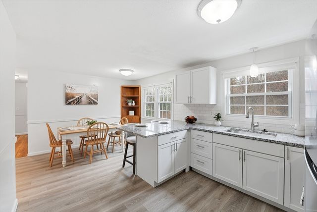 22 Fairhaven Dr, East Longmeadow, MA 01028