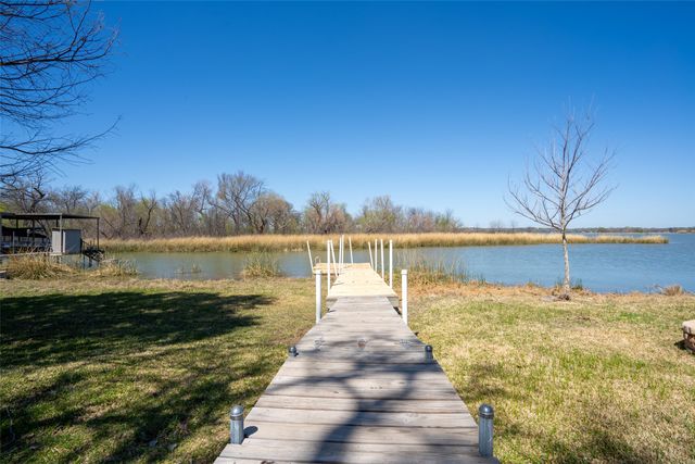 9520 Heron Drive, Fort Worth, TX 76108