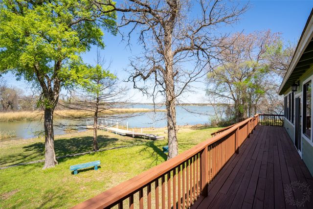 9520 Heron Drive, Fort Worth, TX 76108