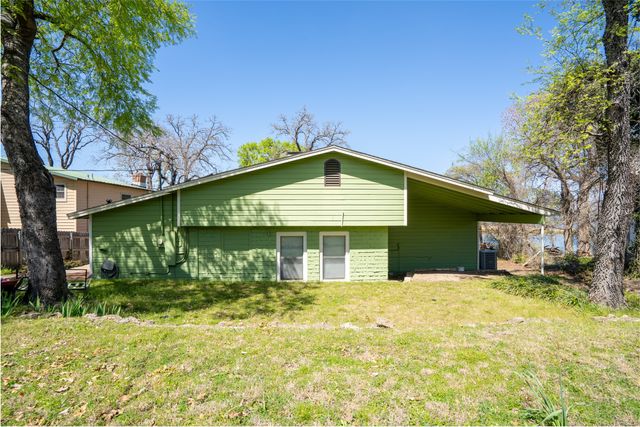 9520 Heron Drive, Fort Worth, TX 76108