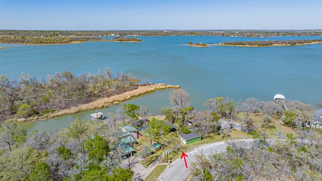 9520 Heron Drive, Fort Worth, TX 76108