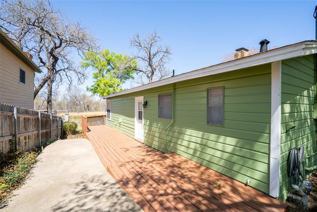 9520 Heron Drive, Fort Worth, TX 76108