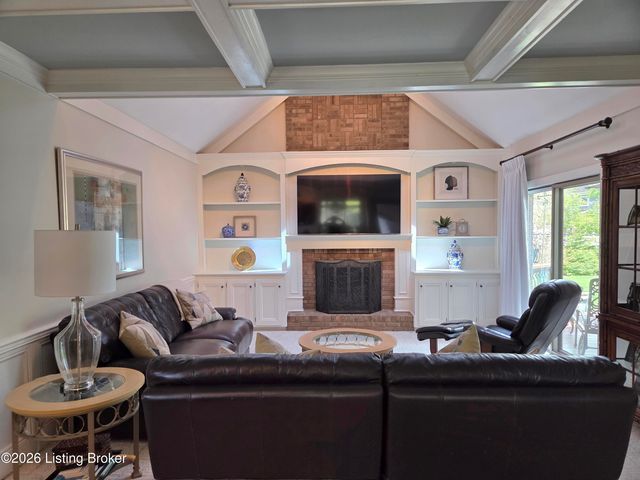 502 Lake Forest Pkwy, Louisville, KY 40245