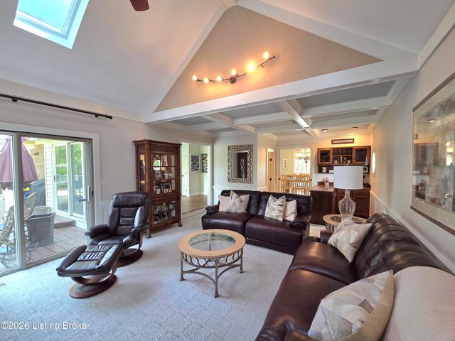 502 Lake Forest Pkwy, Louisville, KY 40245