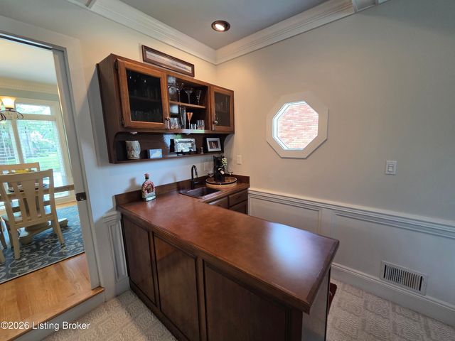 502 Lake Forest Pkwy, Louisville, KY 40245