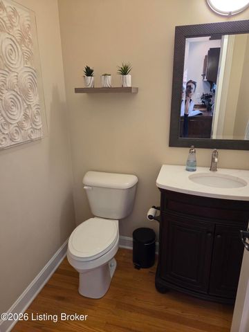 502 Lake Forest Pkwy, Louisville, KY 40245