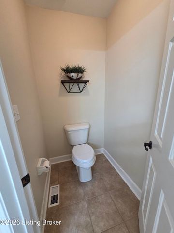 502 Lake Forest Pkwy, Louisville, KY 40245