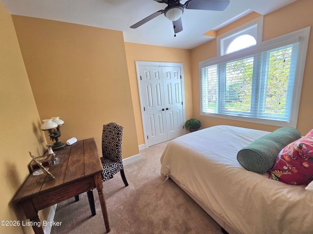 502 Lake Forest Pkwy, Louisville, KY 40245