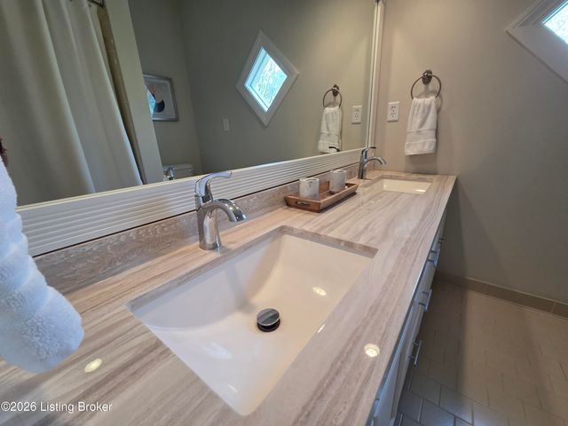 502 Lake Forest Pkwy, Louisville, KY 40245