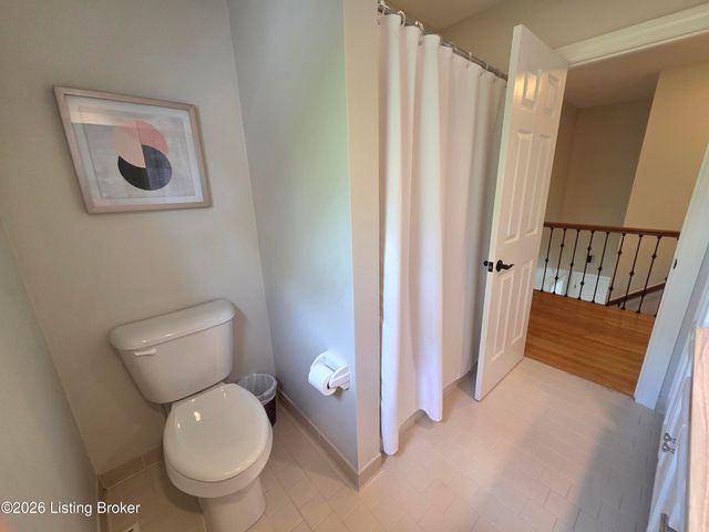 502 Lake Forest Pkwy, Louisville, KY 40245