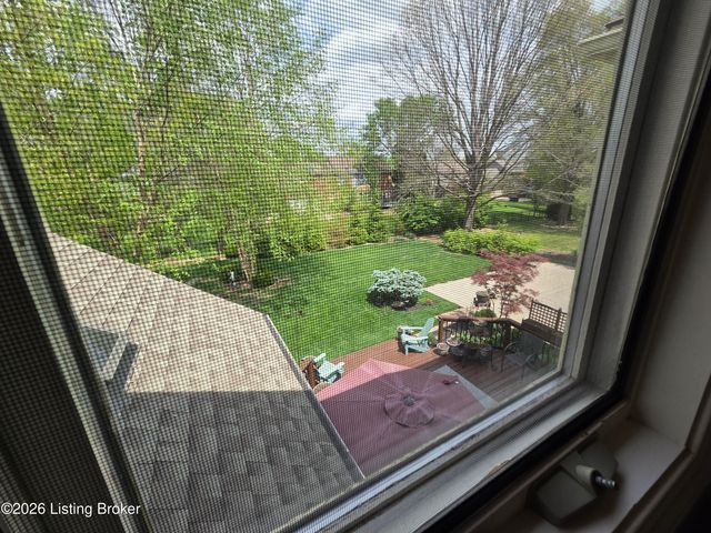 502 Lake Forest Pkwy, Louisville, KY 40245