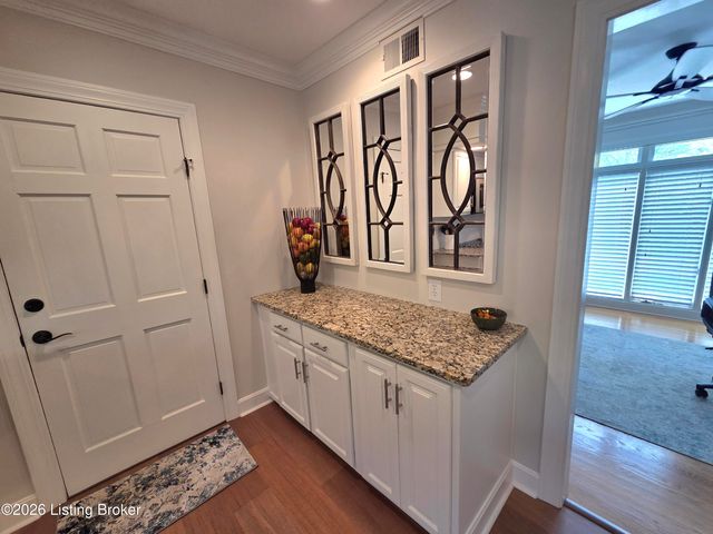 502 Lake Forest Pkwy, Louisville, KY 40245