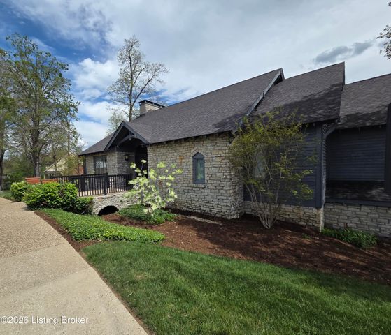 502 Lake Forest Pkwy, Louisville, KY 40245