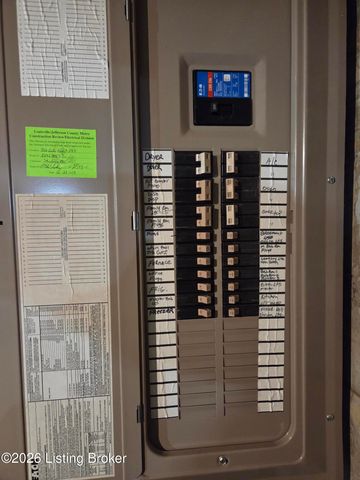 502 Lake Forest Pkwy, Louisville, KY 40245