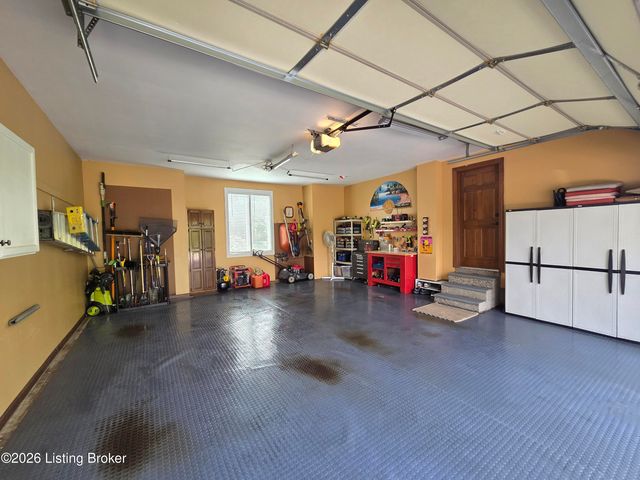 502 Lake Forest Pkwy, Louisville, KY 40245