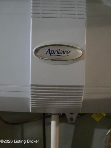 502 Lake Forest Pkwy, Louisville, KY 40245