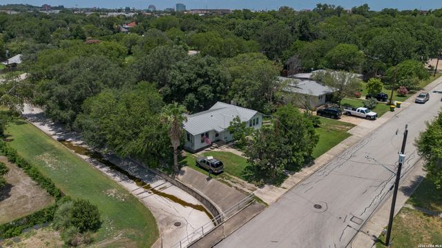 245 CONCORD PL, Balcones Heights, TX 78201
