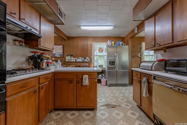 245 CONCORD PL, Balcones Heights, TX 78201