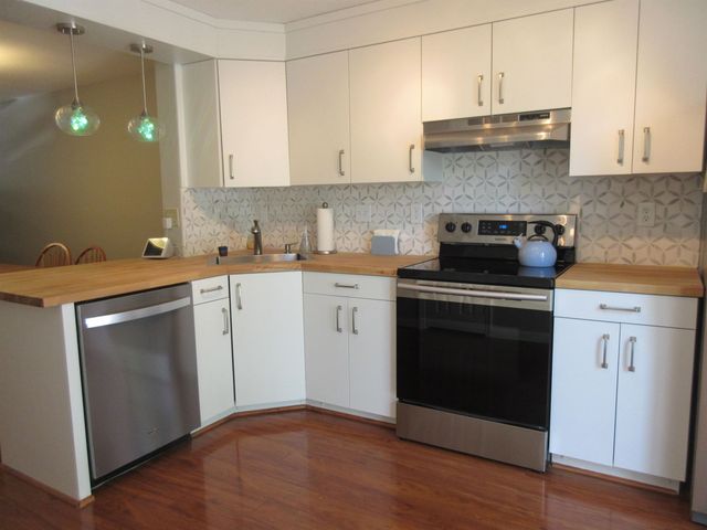413 Fox Hollow Way, Manchester, NH 03104