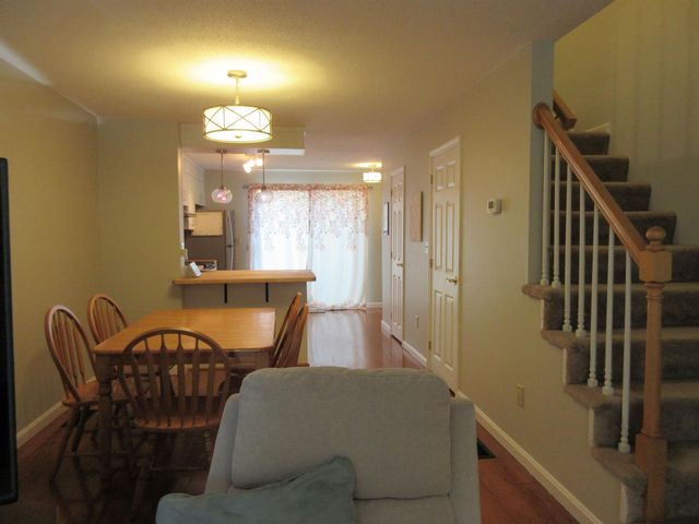 413 Fox Hollow Way, Manchester, NH 03104