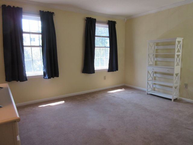 413 Fox Hollow Way, Manchester, NH 03104