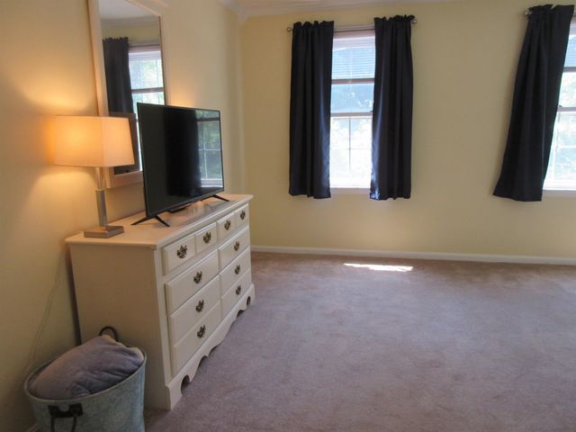 413 Fox Hollow Way, Manchester, NH 03104