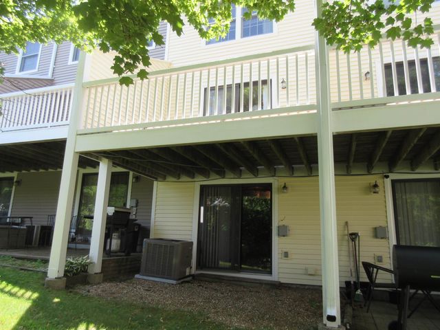 413 Fox Hollow Way, Manchester, NH 03104