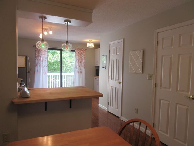 413 Fox Hollow Way, Manchester, NH 03104