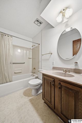 7106 Shamrock Road, Lincoln, NE 68506