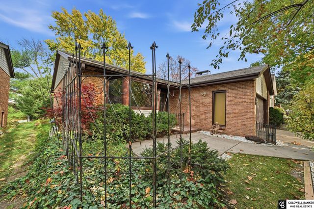 7106 Shamrock Road, Lincoln, NE 68506