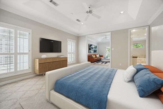 2 S Briar Hollow Lane 2, Houston, TX 77027