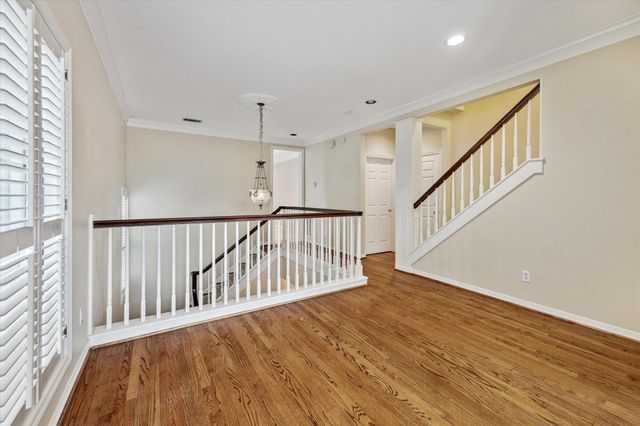 2 S Briar Hollow Lane 2, Houston, TX 77027